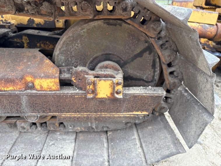 image for item EA7022 1988 Caterpillar D3C dozer