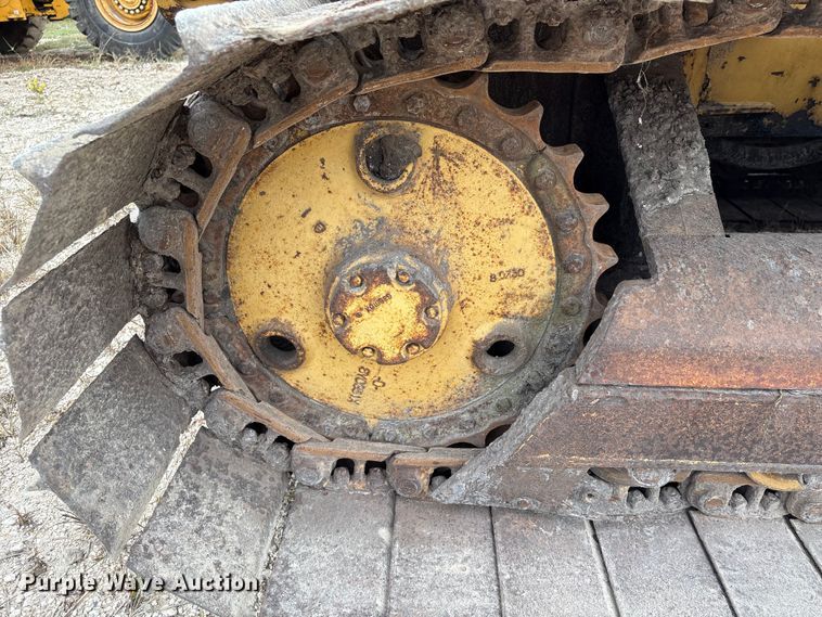 image for item EA7022 1988 Caterpillar D3C dozer