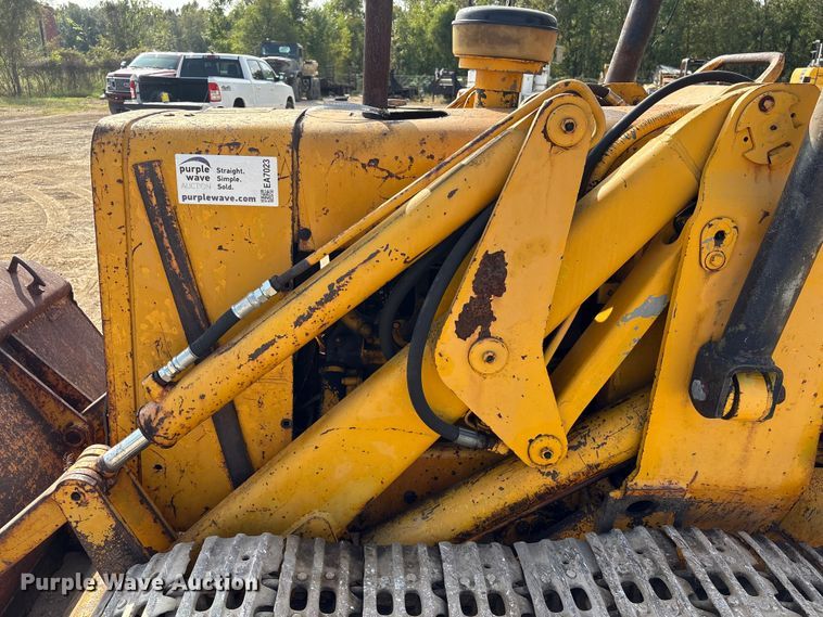 image for item EA7023 John Deere 450C track loader