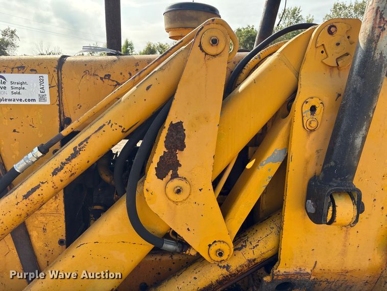 image for item EA7023 John Deere 450C track loader