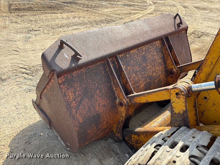 image for item EA7023 John Deere 450C track loader