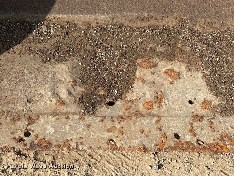 image for item EA7023 John Deere 450C track loader