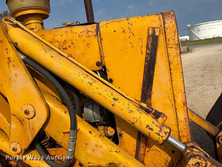 image for item EA7023 John Deere 450C track loader