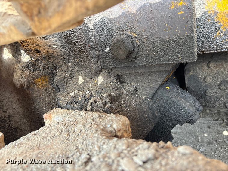 image for item EA7023 John Deere 450C track loader