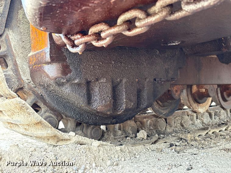 image for item EA7023 John Deere 450C track loader