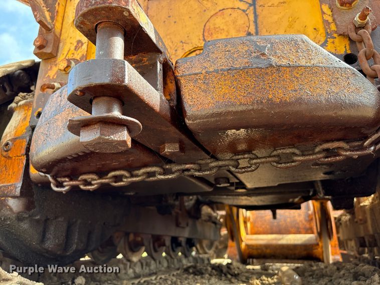 image for item EA7023 John Deere 450C track loader