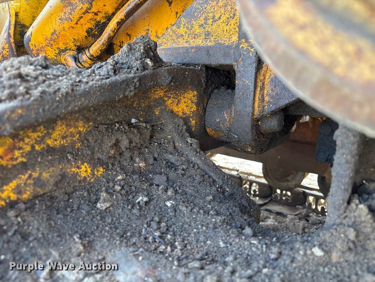 image for item EA7023 John Deere 450C track loader