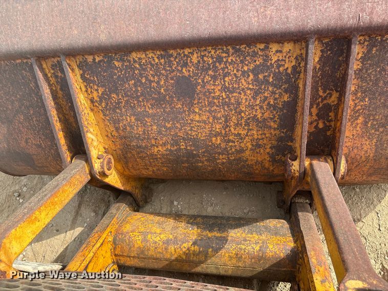 image for item EA7023 John Deere 450C track loader