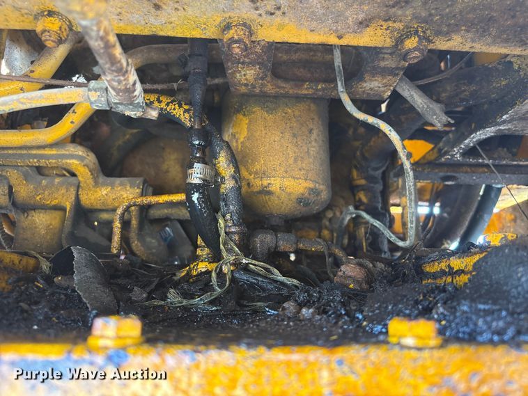 image for item EA7023 John Deere 450C track loader