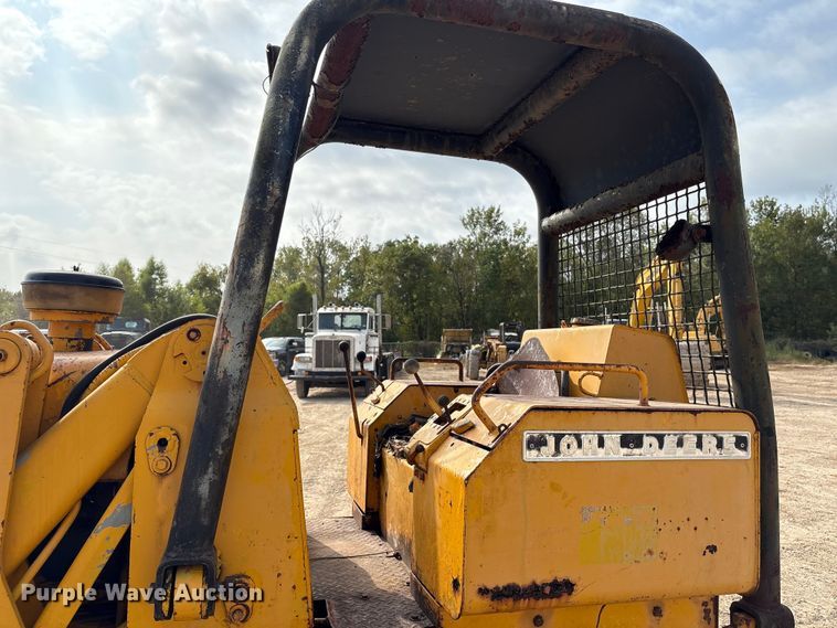 image for item EA7023 John Deere 450C track loader