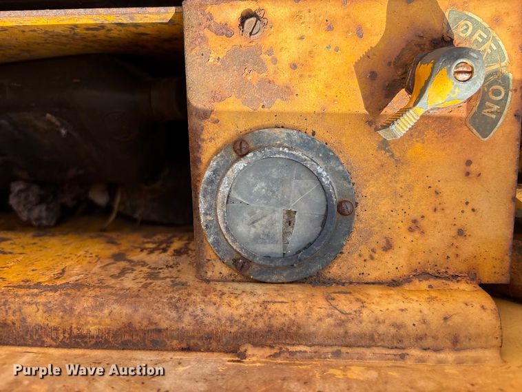 image for item EA7023 John Deere 450C track loader