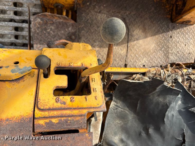 image for item EA7023 John Deere 450C track loader