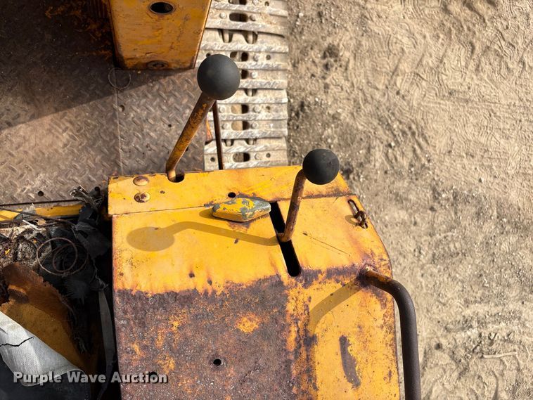 image for item EA7023 John Deere 450C track loader