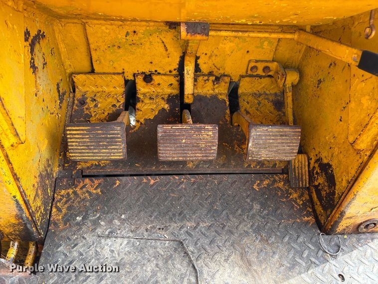 image for item EA7023 John Deere 450C track loader