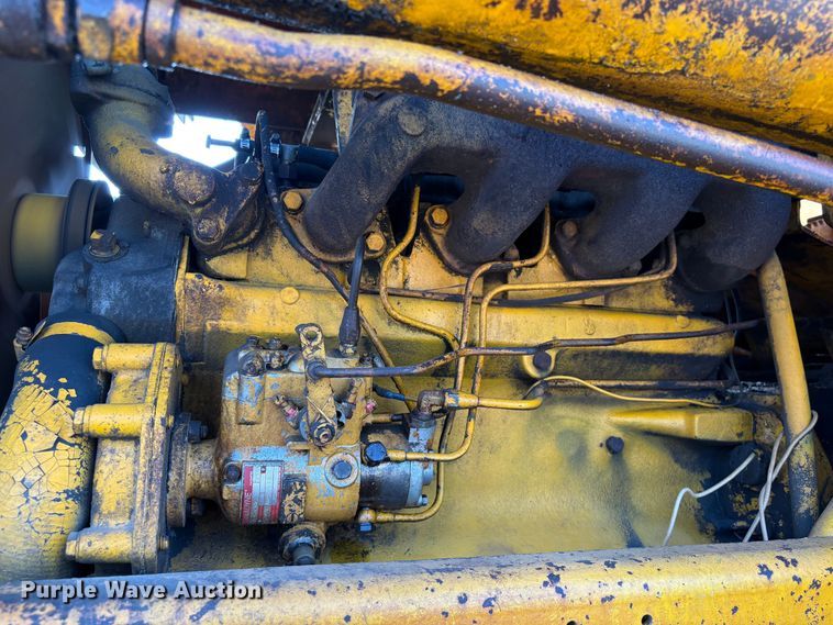 image for item EA7023 John Deere 450C track loader