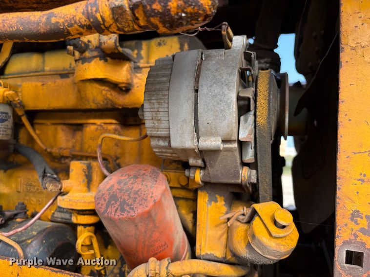 image for item EA7023 John Deere 450C track loader