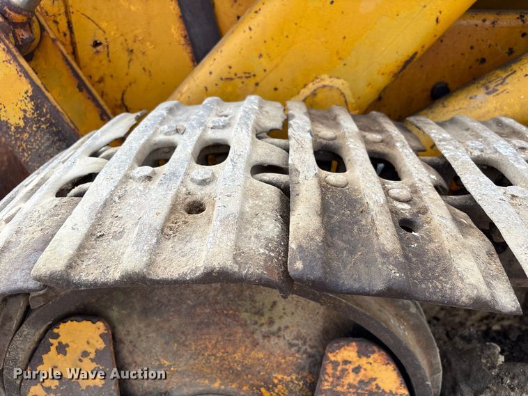 image for item EA7023 John Deere 450C track loader