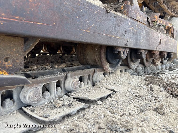 image for item EA7023 John Deere 450C track loader