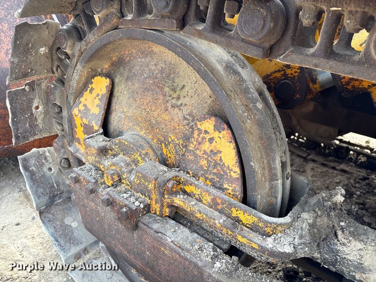 image for item EA7023 John Deere 450C track loader