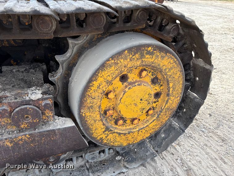 image for item EA7023 John Deere 450C track loader