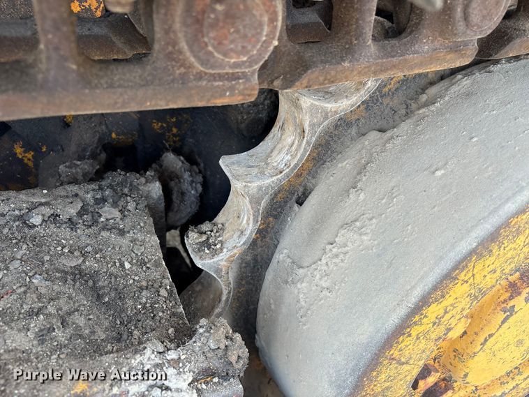 image for item EA7023 John Deere 450C track loader