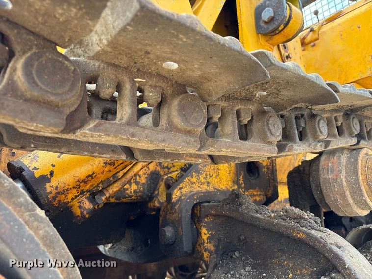 image for item EA7023 John Deere 450C track loader