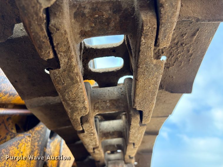 image for item EA7023 John Deere 450C track loader