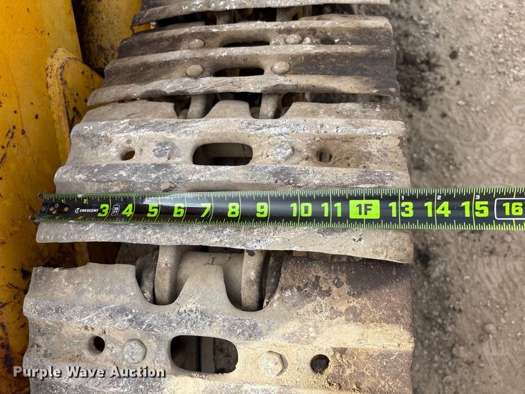 image for item EA7023 John Deere 450C track loader