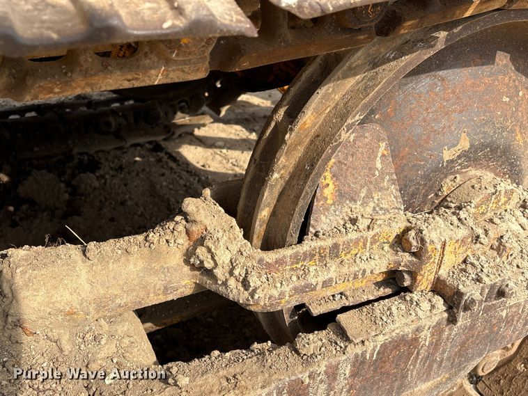 image for item EA7023 John Deere 450C track loader