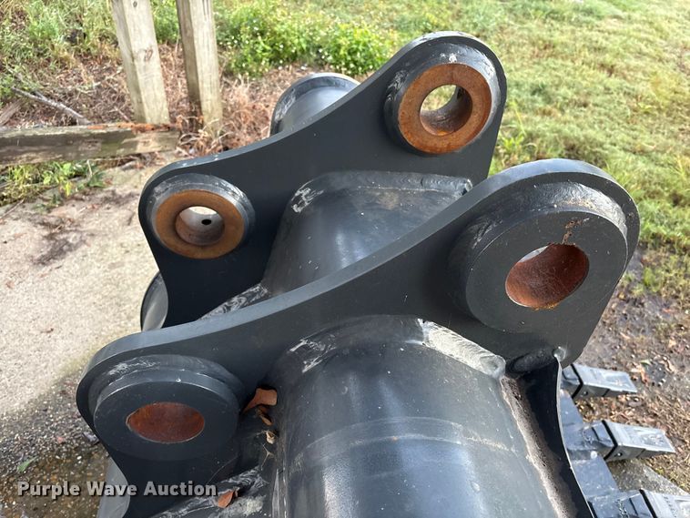 image for item EA7029 SmartCharm TTB200-CAT320D-42GP excavator bucket