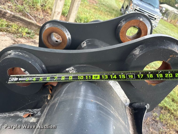 image for item EA7029 SmartCharm TTB200-CAT320D-42GP excavator bucket