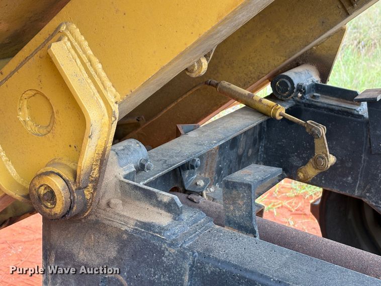 image for item EA7030 Morooka MST-800 track carrier