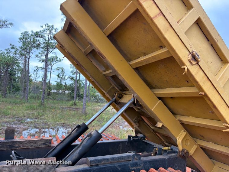 image for item EA7030 Morooka MST-800 track carrier