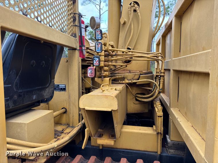 image for item EA7030 Morooka MST-800 track carrier