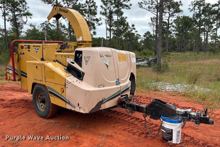 image for item EA7032 2008 Vermeer BC1000XL wood chipper