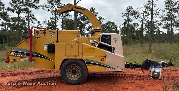 image for item EA7032 2008 Vermeer BC1000XL wood chipper