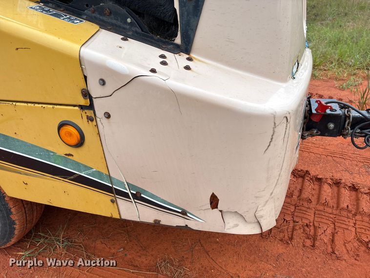 image for item EA7032 2008 Vermeer BC1000XL wood chipper