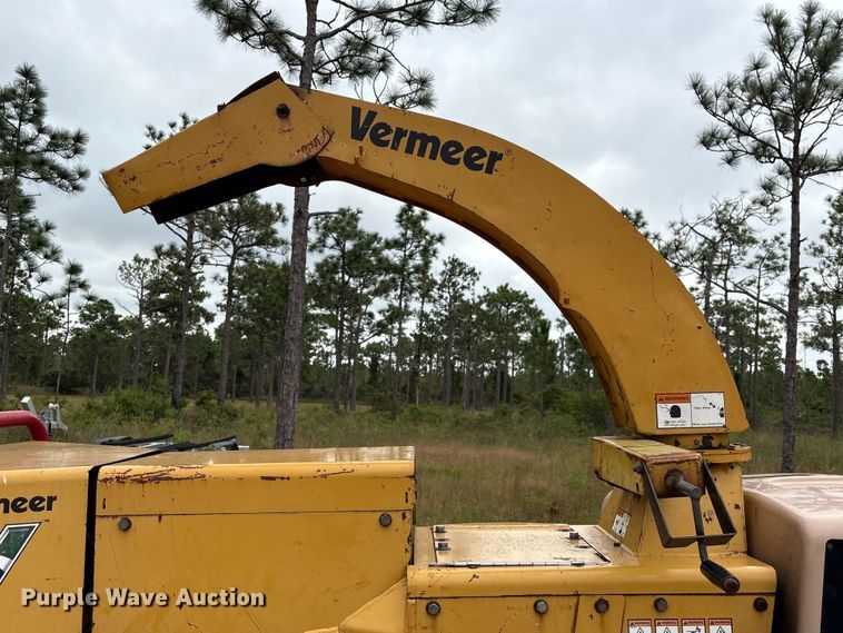 image for item EA7032 2008 Vermeer BC1000XL wood chipper