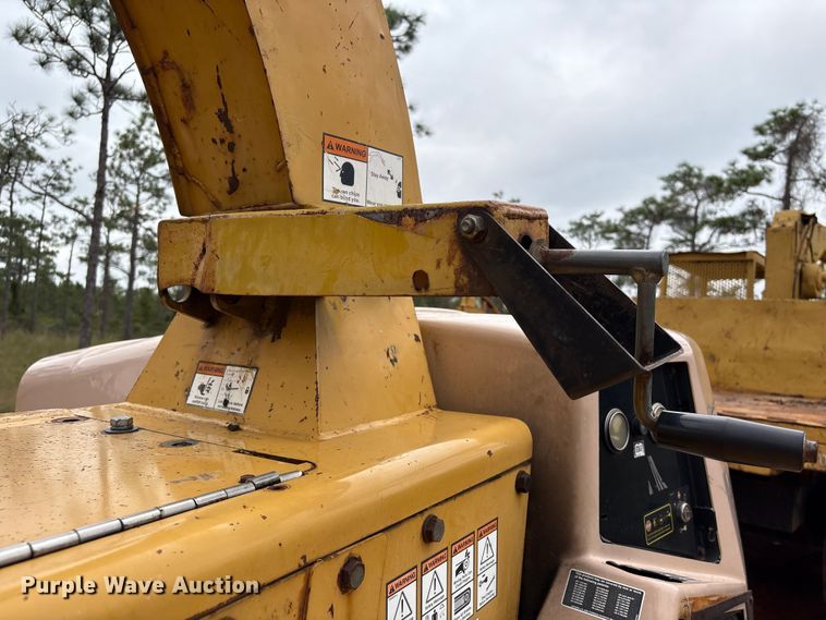 image for item EA7032 2008 Vermeer BC1000XL wood chipper