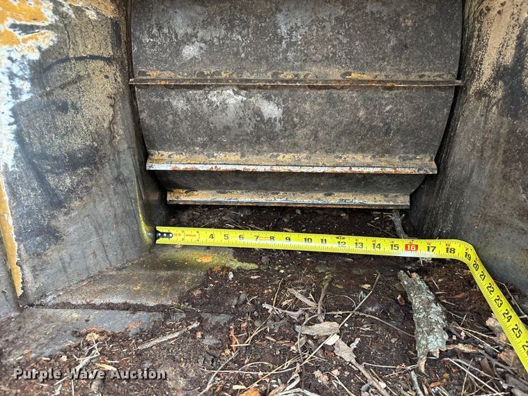 image for item EA7032 2008 Vermeer BC1000XL wood chipper