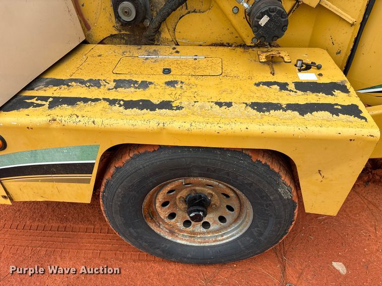 image for item EA7032 2008 Vermeer BC1000XL wood chipper