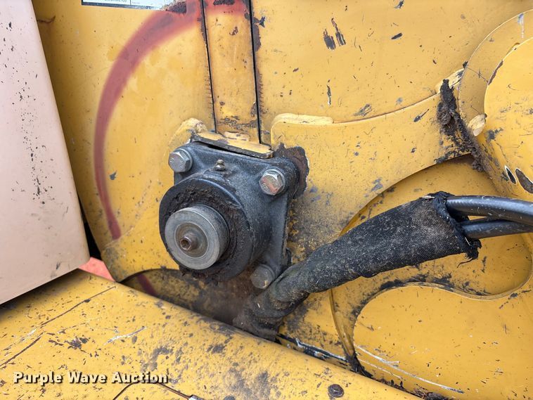 image for item EA7032 2008 Vermeer BC1000XL wood chipper