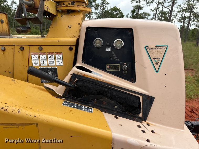 image for item EA7032 2008 Vermeer BC1000XL wood chipper