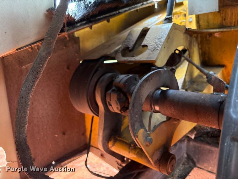 image for item EA7032 2008 Vermeer BC1000XL wood chipper