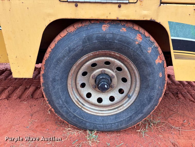 image for item EA7032 2008 Vermeer BC1000XL wood chipper