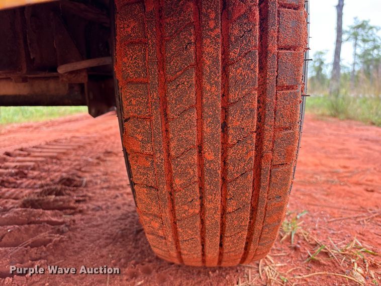 image for item EA7032 2008 Vermeer BC1000XL wood chipper