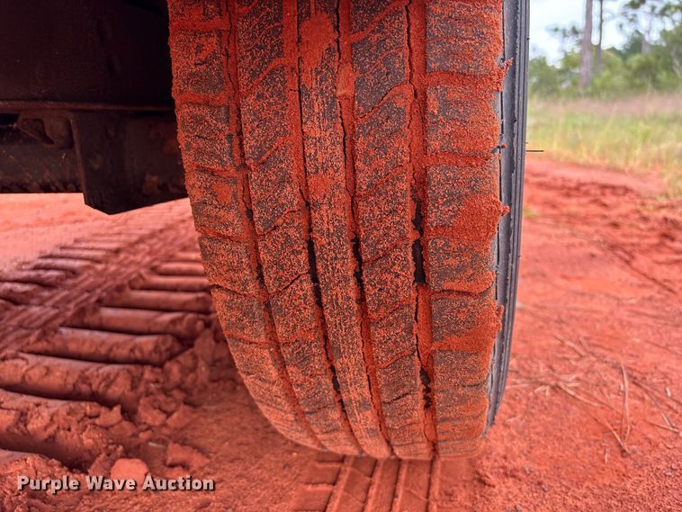 image for item EA7032 2008 Vermeer BC1000XL wood chipper