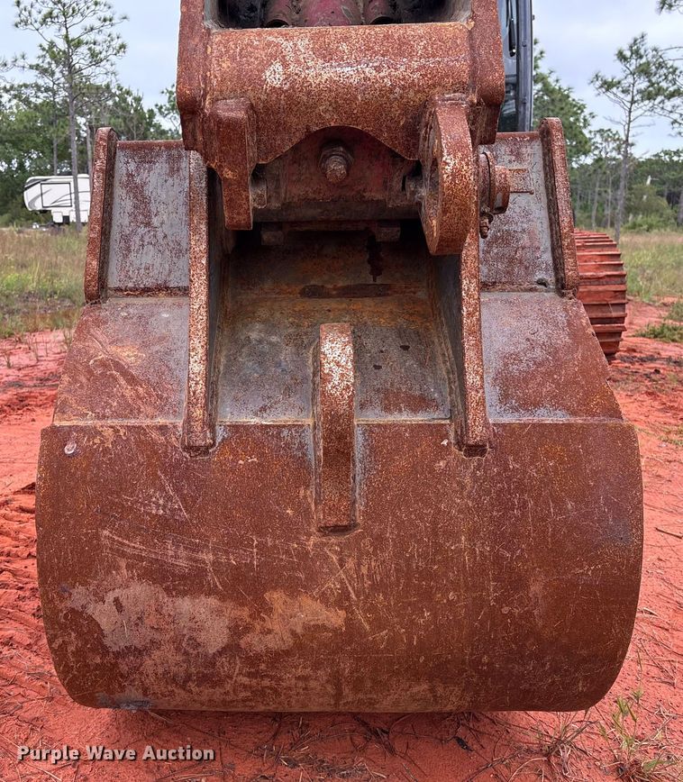 image for item EA7033 2012 John Deere 180G excavator