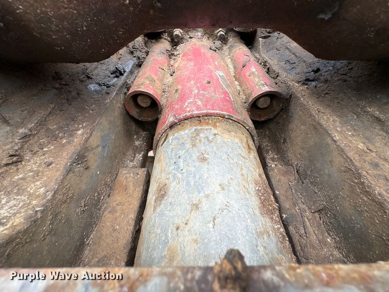 image for item EA7033 2012 John Deere 180G excavator