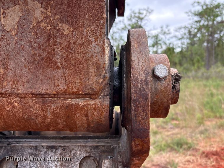 image for item EA7033 2012 John Deere 180G excavator